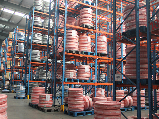 鋼絲編織液壓膠管：特點和應(yīng)用